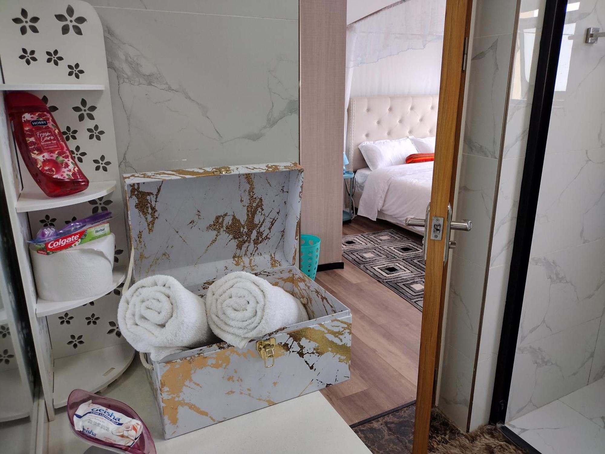 Bed and Breakfast Lenayan Park View Mlolongo Экстерьер фото